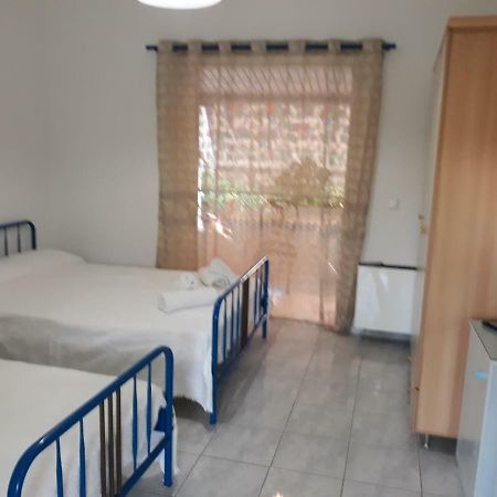 Karavagelis Rooms 로비에스 외부 사진