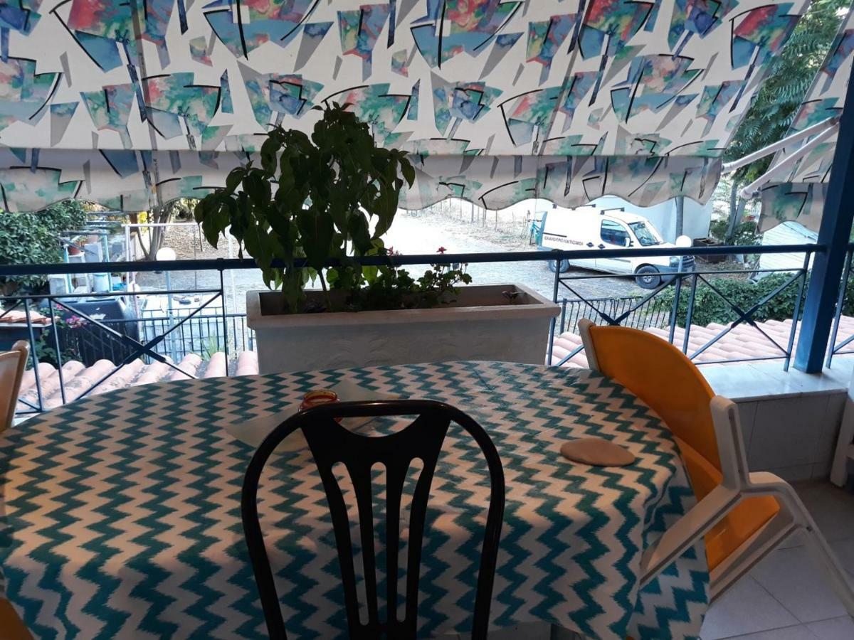 Karavagelis Rooms 로비에스 외부 사진